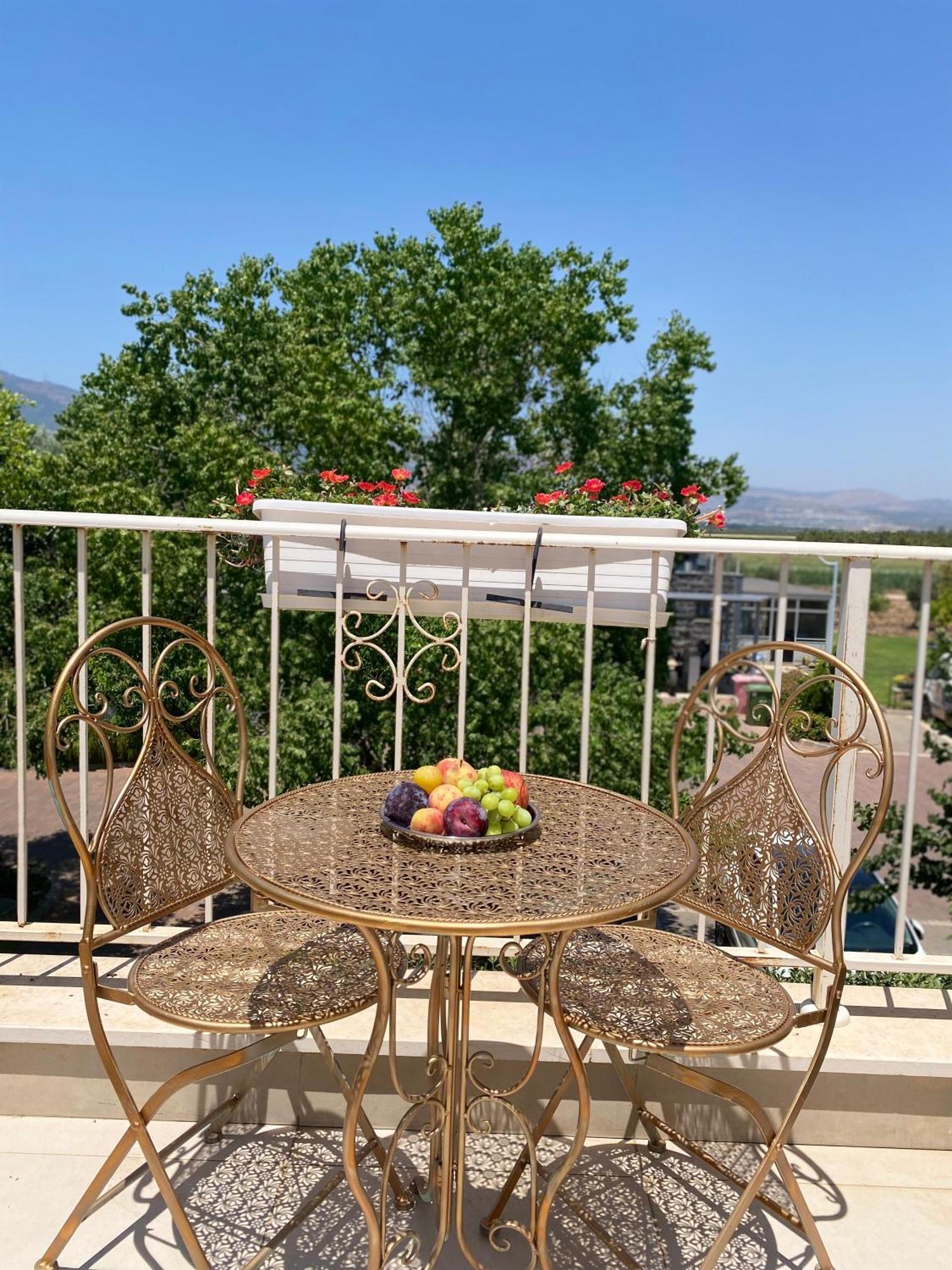 The Roof Apartment Kfar Blum Bagian luar foto